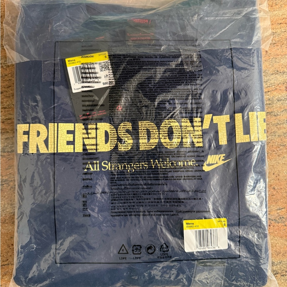 Nike x Stranger Things Crewneck FRIENDS DONT LIE | Size Small | 1B5662-410